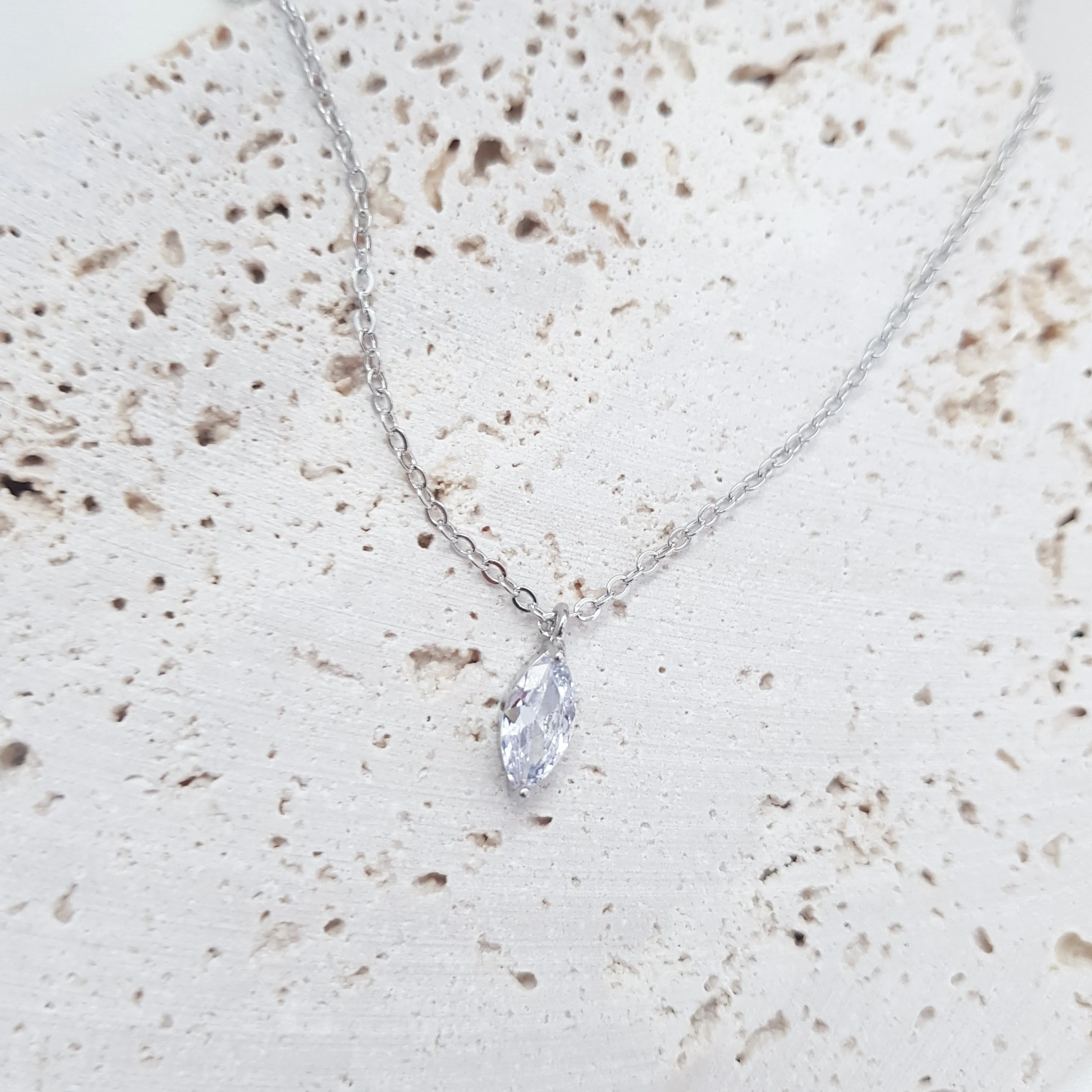 Bridal Necklace, Vintage Style Necklace, Crystal Necklace, Silver Minimalist Necklace, Wedding Necklace, Bridesmaid Gift, Bridal Jewellery