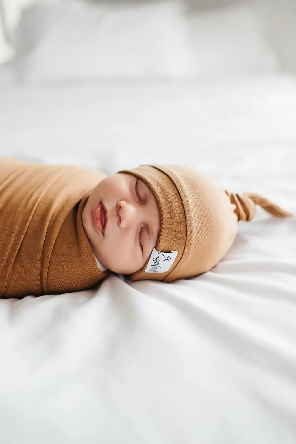 Copper Pearl Top Knot Hat - Camel